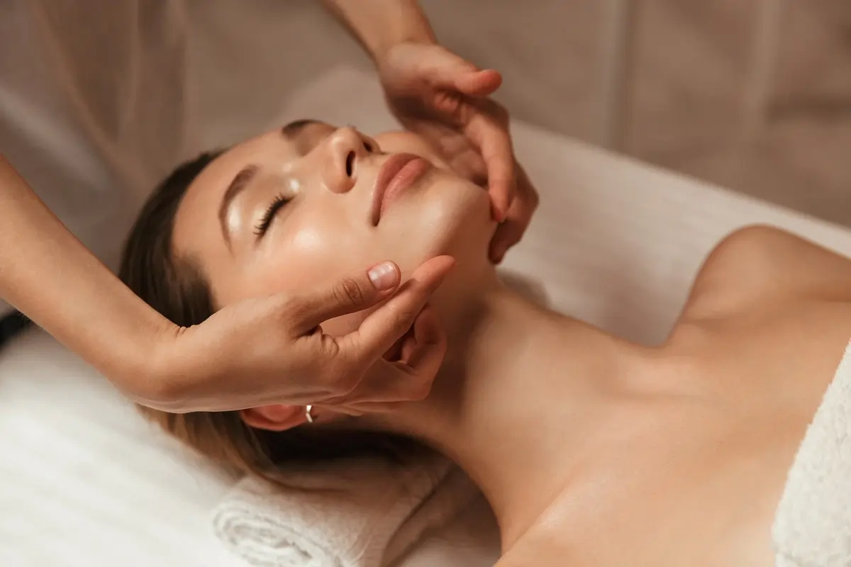 DiamondGlow facial treatment for glowing skin